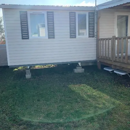 Camping Mobilhome Dans Un Village 4*